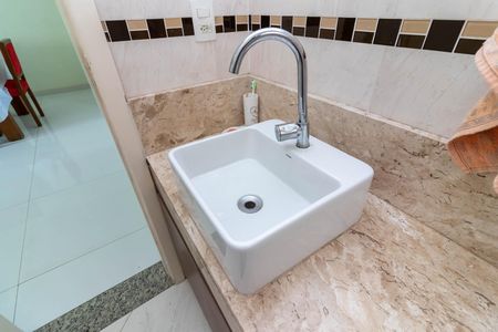 Casa à venda com 177m², 3 quartos e 6 vagas Casa à venda com 177m², 3 quartos e 6 vagasLavabo