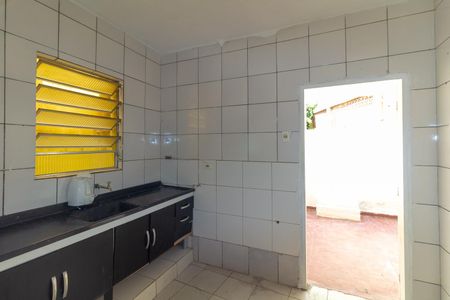 Casa à venda com 300m², 2 quartos e 1 vaga Casa à venda com 300m², 2 quartos e 1 vagaCozinha