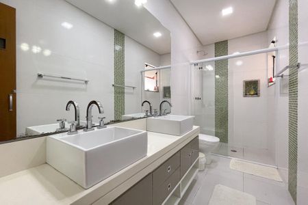 Casa à venda com 415m², 3 quartos e 8 vagas Casa à venda com 415m², 3 quartos e 8 vagasBanheiro - Suíte 2