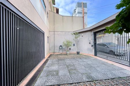 Casa à venda com 415m², 3 quartos e 8 vagas Casa à venda com 415m², 3 quartos e 8 vagasGaragem