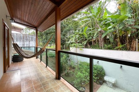 Casa à venda com 415m², 3 quartos e 8 vagas Casa à venda com 415m², 3 quartos e 8 vagasSacada - Suíte 1
