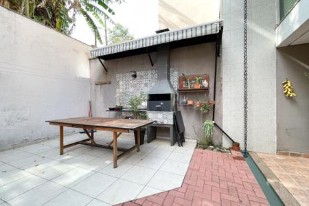 Casa à venda com 415m², 3 quartos e 8 vagas Casa à venda com 415m², 3 quartos e 8 vagasEspaço Gourmet