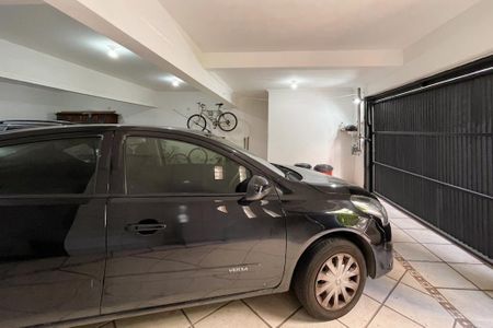 Casa à venda com 415m², 3 quartos e 8 vagas Casa à venda com 415m², 3 quartos e 8 vagasGaragem