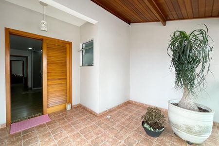 Casa à venda com 415m², 3 quartos e 8 vagas Casa à venda com 415m², 3 quartos e 8 vagasSacada - Suíte 2