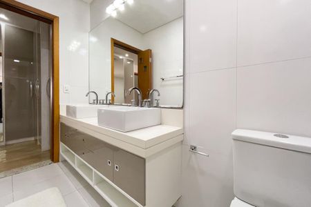 Casa à venda com 415m², 3 quartos e 8 vagas Casa à venda com 415m², 3 quartos e 8 vagasBanheiro - Suíte 2