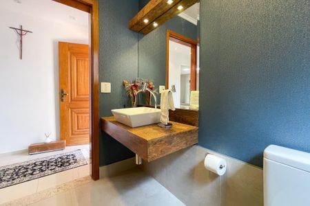 Casa à venda com 415m², 3 quartos e 8 vagas Casa à venda com 415m², 3 quartos e 8 vagasLavabo 1