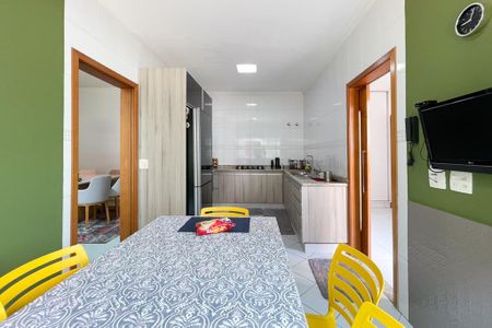 Casa à venda com 415m², 3 quartos e 8 vagas Casa à venda com 415m², 3 quartos e 8 vagasCozinha