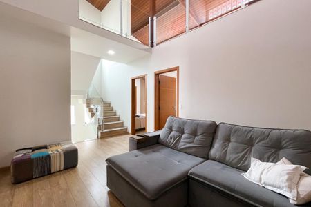 Casa à venda com 415m², 3 quartos e 8 vagas Casa à venda com 415m², 3 quartos e 8 vagasSala de TV