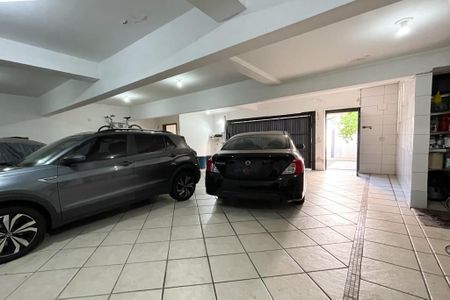 Casa à venda com 415m², 3 quartos e 8 vagas Casa à venda com 415m², 3 quartos e 8 vagasGaragem