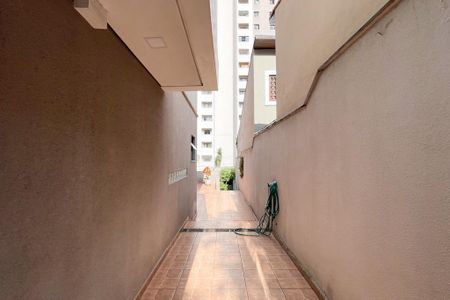 Casa à venda com 415m², 3 quartos e 8 vagas Casa à venda com 415m², 3 quartos e 8 vagasQuintal Lateral