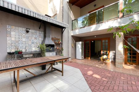 Casa à venda com 415m², 3 quartos e 8 vagas Casa à venda com 415m², 3 quartos e 8 vagasEspaço Gourmet