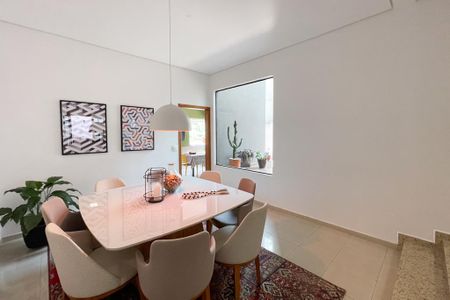 Casa à venda com 415m², 3 quartos e 8 vagas Casa à venda com 415m², 3 quartos e 8 vagasSala de Jantar