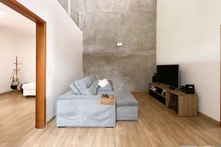 Casa à venda com 415m², 3 quartos e 8 vagas Casa à venda com 415m², 3 quartos e 8 vagasSala de TV