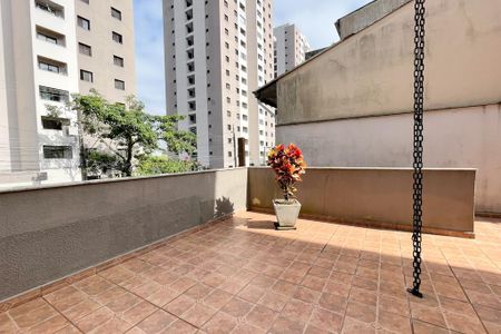 Casa à venda com 415m², 3 quartos e 8 vagas Casa à venda com 415m², 3 quartos e 8 vagasÁrea Externa
