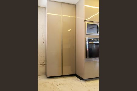 Apartamento à venda com 130m², 3 quartos e 2 vagas Apartamento à venda com 130m², 3 quartos e 2 vagasÁrea de Serviço