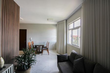 Apartamento à venda com 130m², 3 quartos e 2 vagas Apartamento à venda com 130m², 3 quartos e 2 vagasSala