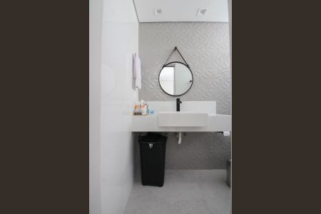 Apartamento à venda com 130m², 3 quartos e 2 vagas Apartamento à venda com 130m², 3 quartos e 2 vagasBanheiro da Suíte 2