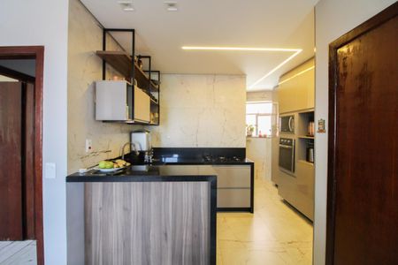 Apartamento à venda com 130m², 3 quartos e 2 vagas Apartamento à venda com 130m², 3 quartos e 2 vagasCozinha