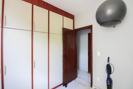 Apartamento à venda com 130m², 3 quartos e 2 vagas Apartamento à venda com 130m², 3 quartos e 2 vagasQuarto 1