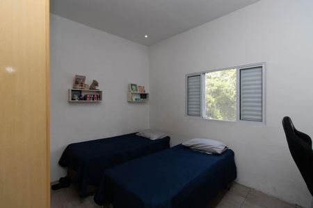 Casa à venda com 163m², 5 quartos e 2 vagas Casa à venda com 163m², 5 quartos e 2 vagasQuarto 1 Casa 2