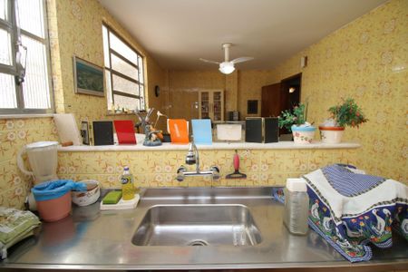 Casa à venda com 270m², 5 quartos e 6 vagasCozinha