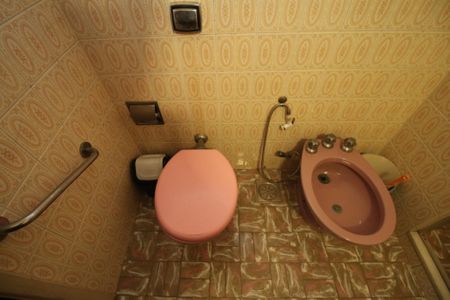 Casa à venda com 270m², 5 quartos e 6 vagasBanheiro Social