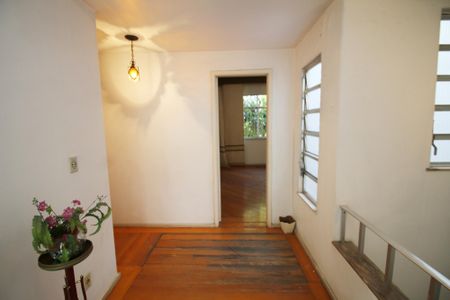Casa à venda com 270m², 5 quartos e 6 vagasHall 2º piso