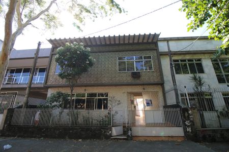 Casa à venda com 270m², 5 quartos e 6 vagasFachada da casa