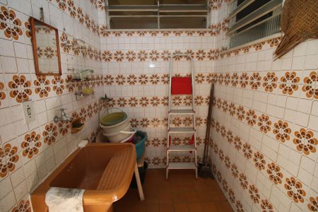 Casa à venda com 270m², 5 quartos e 6 vagasÁrea de Serviço