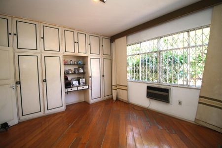 Casa à venda com 270m², 5 quartos e 6 vagasQuarto 2