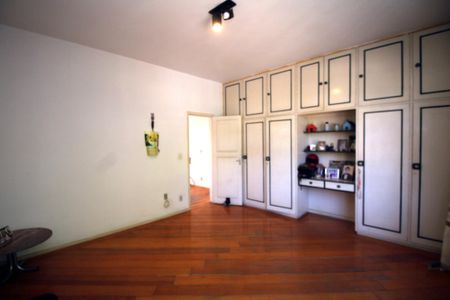 Casa à venda com 270m², 5 quartos e 6 vagasQuarto 2