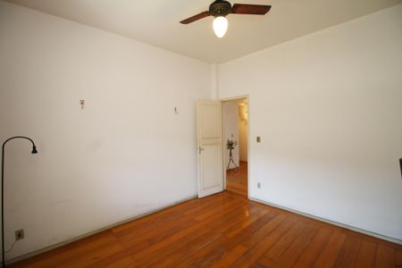 Casa à venda com 270m², 5 quartos e 6 vagasQuarto 3