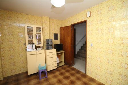 Casa à venda com 270m², 5 quartos e 6 vagasCozinha e copa