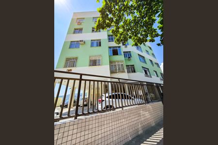 Apartamento à venda com 75m², 2 quartos e sem vaga Apartamento à venda com 75m², 2 quartos e sem vagaFachada