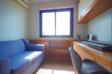 Apartamento à venda com 96m², 3 quartos e 2 vagasQuarto 3