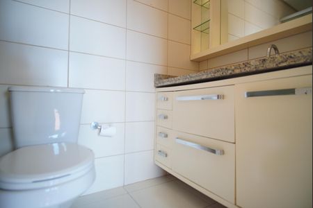 Apartamento à venda com 96m², 3 quartos e 2 vagasBanheiro da Suíte