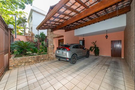 Casa à venda com 436m², 4 quartos e 4 vagasGaragem