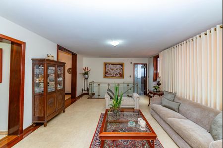 Casa à venda com 436m², 4 quartos e 4 vagasSala 1