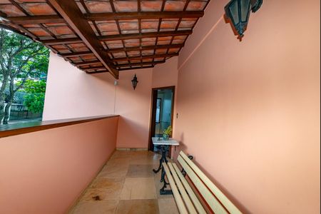 Casa à venda com 436m², 4 quartos e 4 vagasVaranda da Sala 5