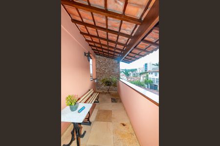 Casa à venda com 436m², 4 quartos e 4 vagasVaranda da Sala 5