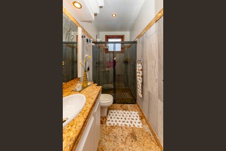 Casa à venda com 436m², 4 quartos e 4 vagasBanheiro Social 1