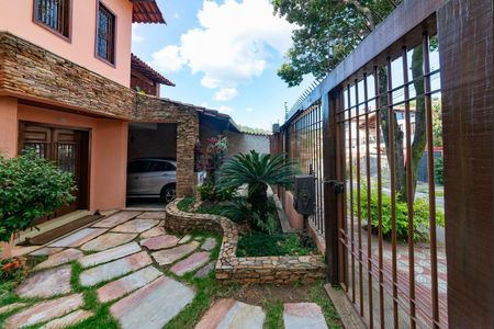 Casa à venda com 436m², 4 quartos e 4 vagasJardim