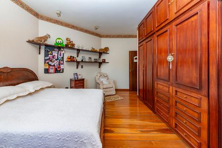 Casa à venda com 436m², 4 quartos e 4 vagasQuarto 4