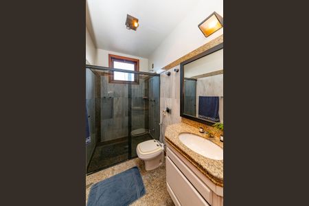 Casa à venda com 436m², 4 quartos e 4 vagasBanheiro Social 2