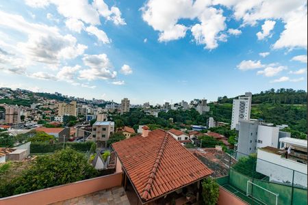 Casa à venda com 436m², 4 quartos e 4 vagasEspaço Gourmet
