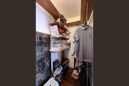 Casa à venda com 250m², 5 quartos e 4 vagas Casa à venda com 250m², 5 quartos e 4 vagasSuíte 3