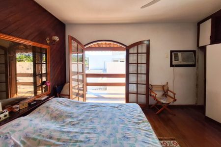 Casa à venda com 250m², 5 quartos e 4 vagas Casa à venda com 250m², 5 quartos e 4 vagasSuíte 3