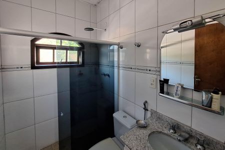 Casa à venda com 250m², 5 quartos e 4 vagas Casa à venda com 250m², 5 quartos e 4 vagasBanheiro da Suíte 1