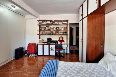 Casa à venda com 250m², 5 quartos e 4 vagas Casa à venda com 250m², 5 quartos e 4 vagasSuíte 1