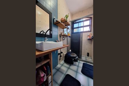 Casa à venda com 250m², 5 quartos e 4 vagas Casa à venda com 250m², 5 quartos e 4 vagasBanheiro da Suíte 2